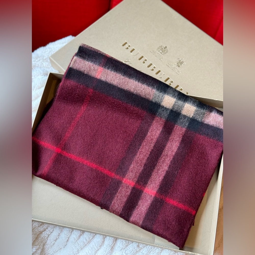 Burberry giant check 100% cashmere scarf